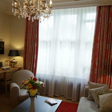 Chelsea: Exceptional 1Br W/Views Of The River Thames & Battersea Park Apartment London Bagian luar foto
