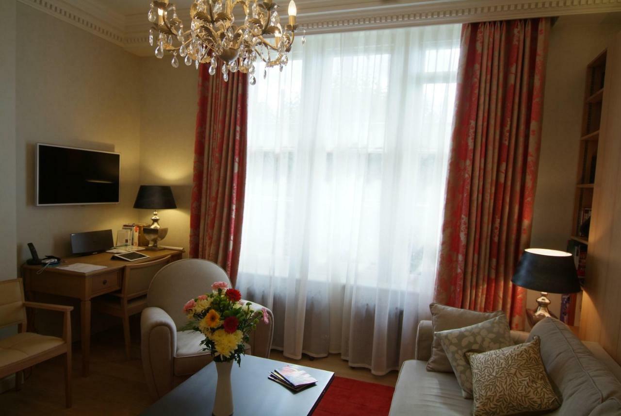 Chelsea: Exceptional 1Br W/Views Of The River Thames & Battersea Park Apartment London Bagian luar foto