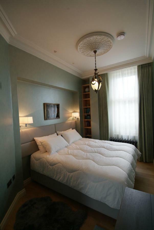 Chelsea: Exceptional 1Br W/Views Of The River Thames & Battersea Park Apartment London Bagian luar foto